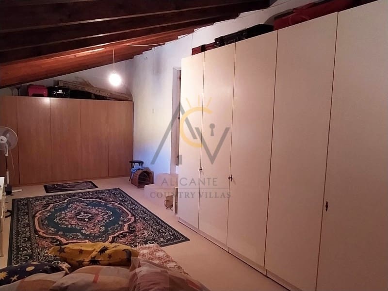 5 makuuhuone Huvila myytävänä paikassa La Romana mukana 
autotalli - 269 990 € (Ref: 9555983)