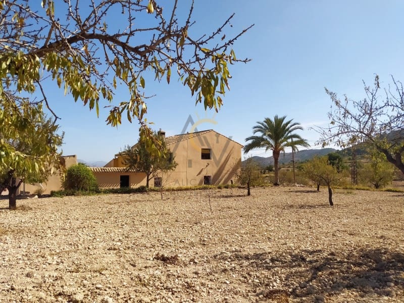 5 makuuhuone Huvila myytävänä paikassa La Romana mukana 
autotalli - 269 990 € (Ref: 9555983)