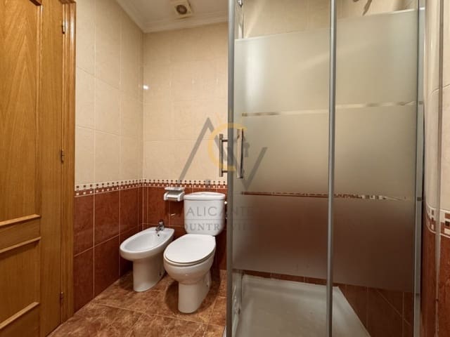 4 makuuhuone Huoneisto myytävänä paikassa La Romana - 140 000 € (Ref: 9555984)