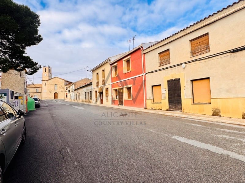 5 bedroom Townhouse for sale in Chinorlet / Xinorlet - € 159,995 (Ref: 9591412)