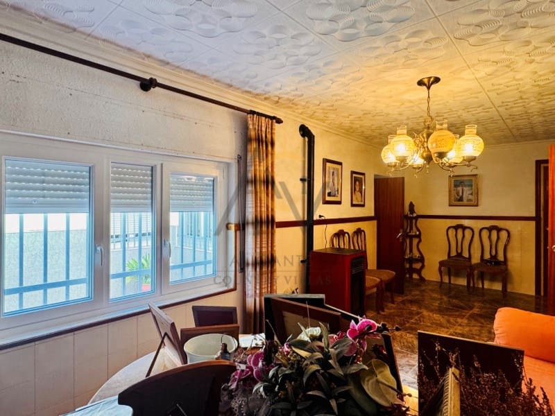 5 bedroom Townhouse for sale in Chinorlet / Xinorlet - € 159,995 (Ref: 9591412)