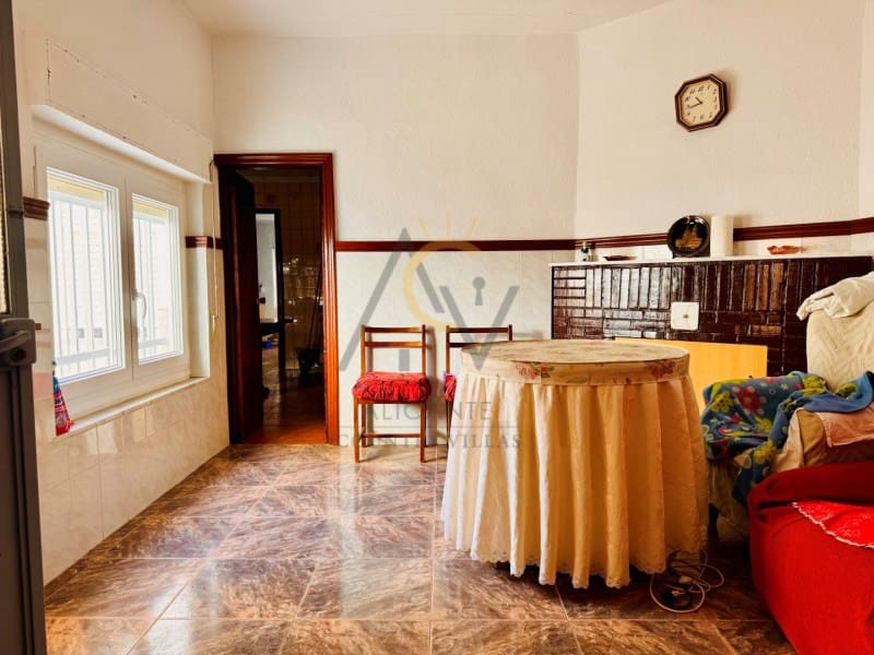 5 bedroom Townhouse for sale in Chinorlet / Xinorlet - € 159,995 (Ref: 9591412)