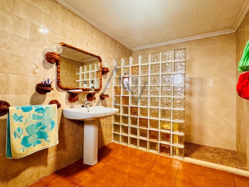 5 bedroom Townhouse for sale in Chinorlet / Xinorlet - € 159,995 (Ref: 9591412)