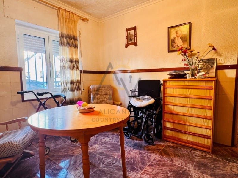 5 bedroom Townhouse for sale in Chinorlet / Xinorlet - € 159,995 (Ref: 9591412)