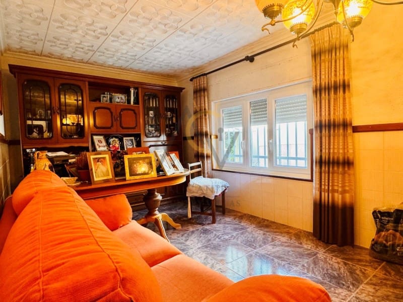 5 bedroom Townhouse for sale in Chinorlet / Xinorlet - € 159,995 (Ref: 9591412)