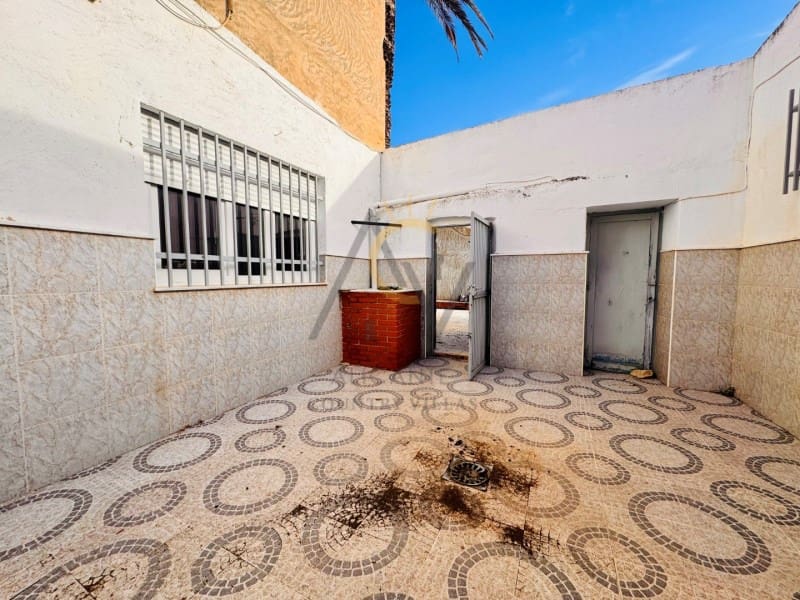 5 bedroom Townhouse for sale in Chinorlet / Xinorlet - € 159,995 (Ref: 9591412)