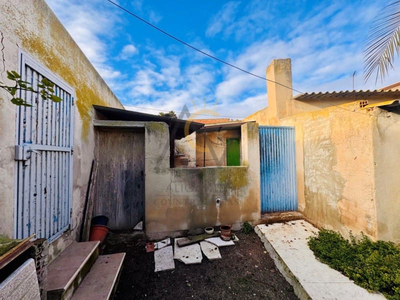 5 bedroom Townhouse for sale in Chinorlet / Xinorlet - € 159,995 (Ref: 9591412)