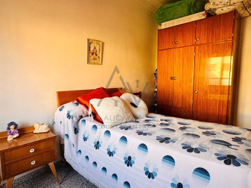 5 bedroom Townhouse for sale in Chinorlet / Xinorlet - € 159,995 (Ref: 9591412)