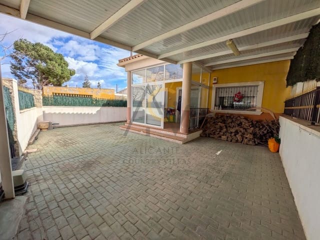 Chalet de 3 habitaciones en Hondón de los Frailes en venta - 179.500 € (Ref: 9627692)