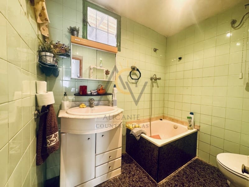 4 slaapkamer Villa te koop in La Romana met garage - € 230.000 (Ref: 9674094)