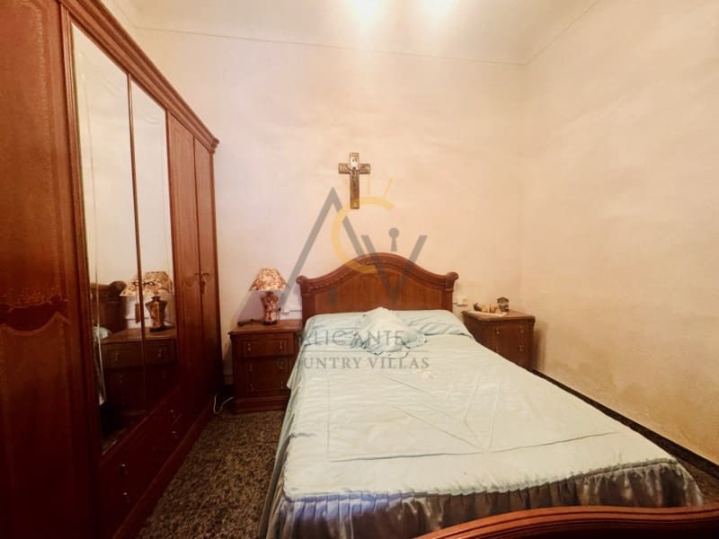 4 slaapkamer Villa te koop in La Romana met garage - € 230.000 (Ref: 9674094)