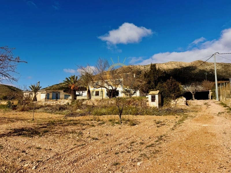 4 slaapkamer Villa te koop in La Romana met garage - € 230.000 (Ref: 9674094)