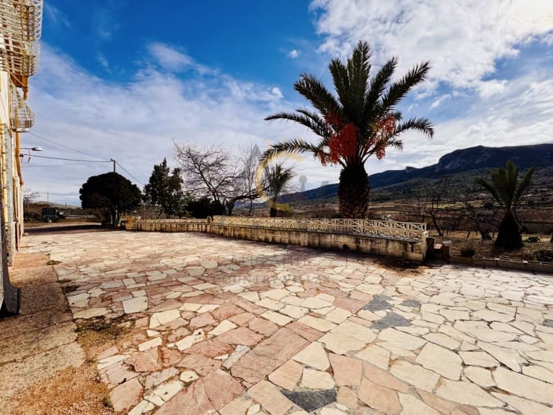 4 slaapkamer Villa te koop in La Romana met garage - € 230.000 (Ref: 9674094)