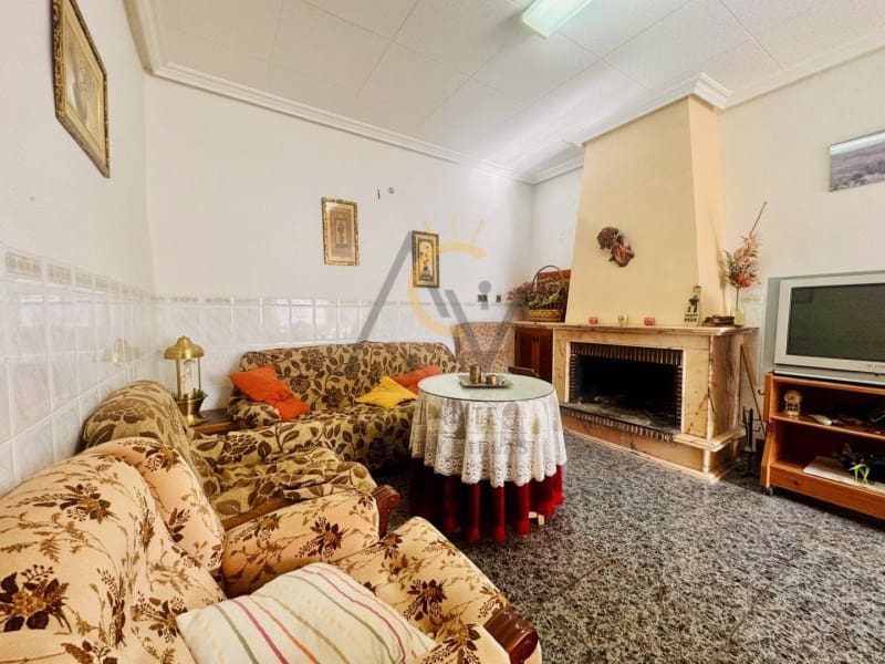 4 slaapkamer Villa te koop in La Romana met garage - € 230.000 (Ref: 9674094)