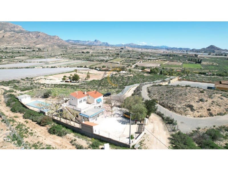 4 soveværelse Villa til salg i Monforte del Cid med swimmingpool - € 330.000 (Ref: 9726755)