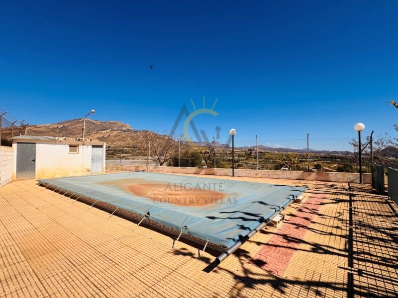 4 soveværelse Villa til salg i Monforte del Cid med swimmingpool - € 330.000 (Ref: 9726755)