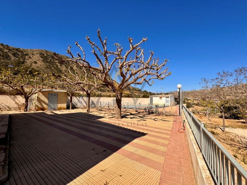 4 soveværelse Villa til salg i Monforte del Cid med swimmingpool - € 330.000 (Ref: 9726755)