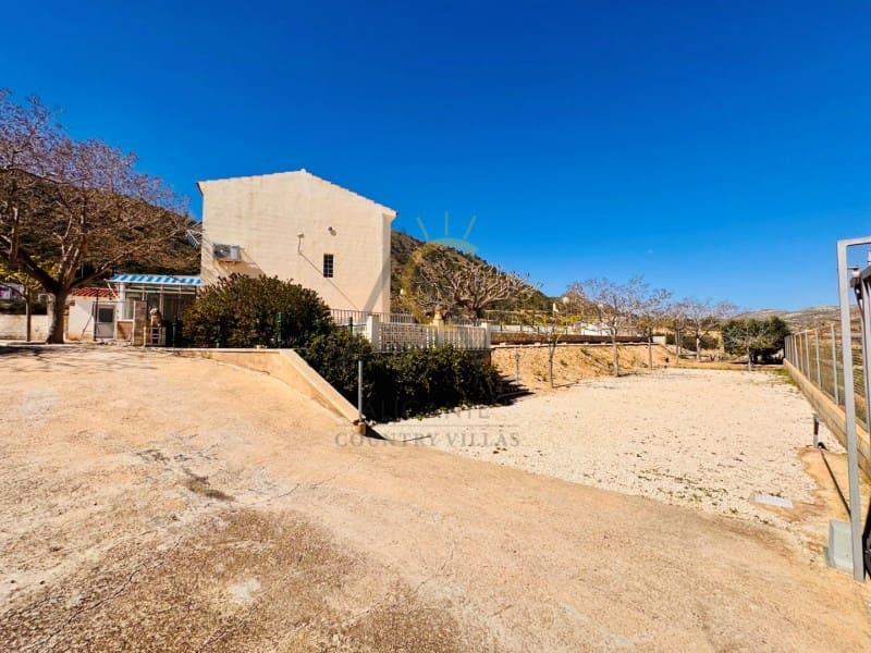 4 soveværelse Villa til salg i Monforte del Cid med swimmingpool - € 330.000 (Ref: 9726755)