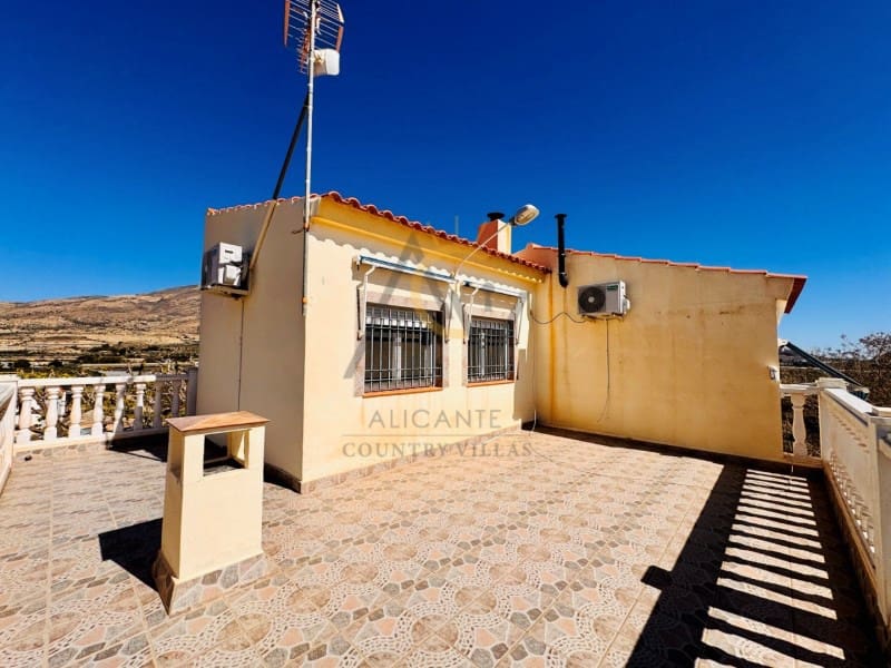 4 soveværelse Villa til salg i Monforte del Cid med swimmingpool - € 330.000 (Ref: 9726755)