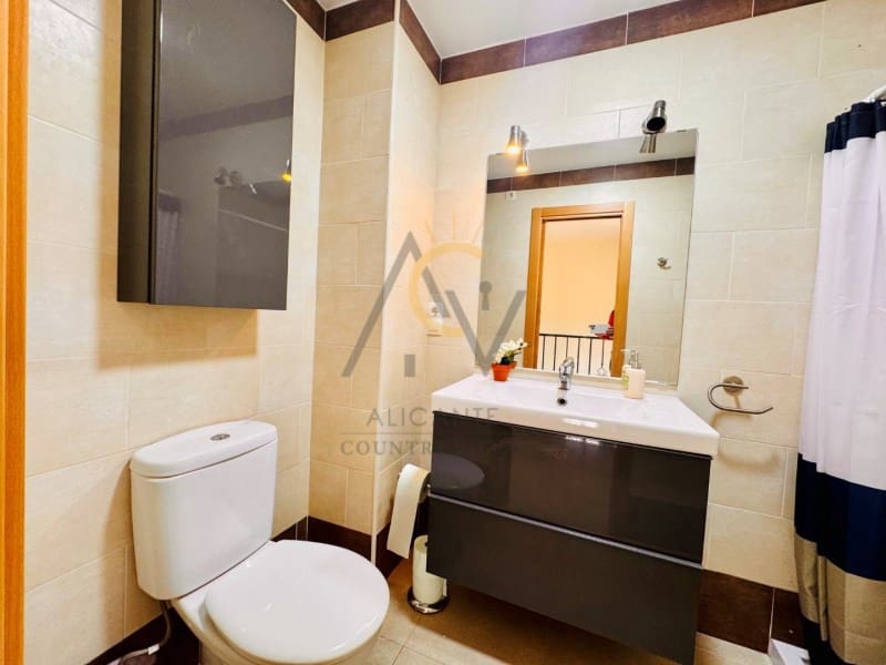 4 soveværelse Villa til salg i Monforte del Cid med swimmingpool - € 330.000 (Ref: 9726755)