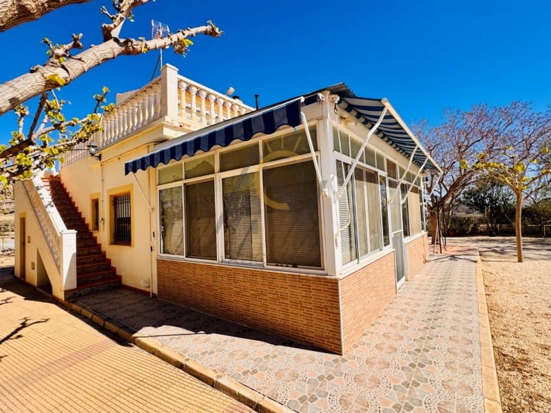 4 soveværelse Villa til salg i Monforte del Cid med swimmingpool - € 330.000 (Ref: 9726755)