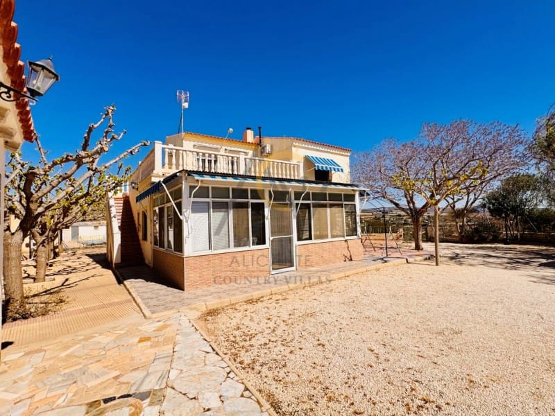 4 soveværelse Villa til salg i Monforte del Cid med swimmingpool - € 330.000 (Ref: 9726755)