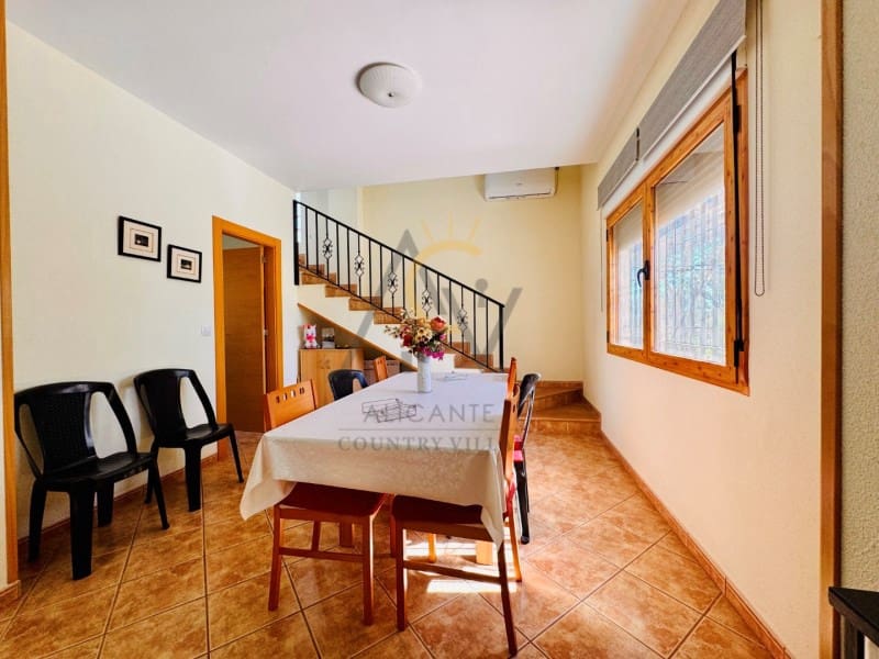 4 soveværelse Villa til salg i Monforte del Cid med swimmingpool - € 330.000 (Ref: 9726755)