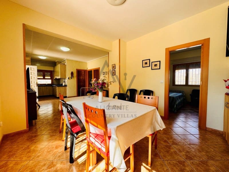 4 soveværelse Villa til salg i Monforte del Cid med swimmingpool - € 330.000 (Ref: 9726755)