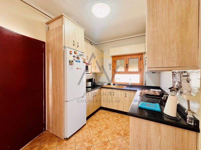 4 soveværelse Villa til salg i Monforte del Cid med swimmingpool - € 330.000 (Ref: 9726755)