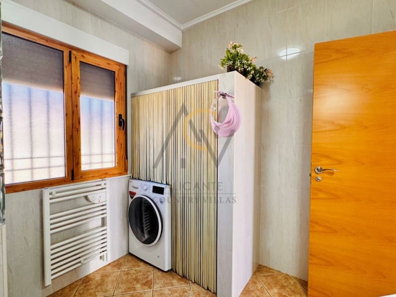 4 soveværelse Villa til salg i Monforte del Cid med swimmingpool - € 330.000 (Ref: 9726755)