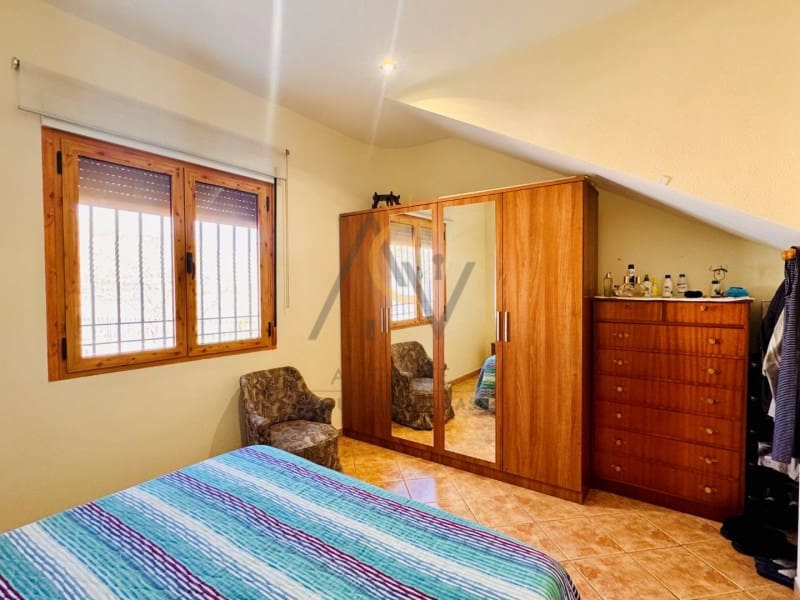 4 soveværelse Villa til salg i Monforte del Cid med swimmingpool - € 330.000 (Ref: 9726755)