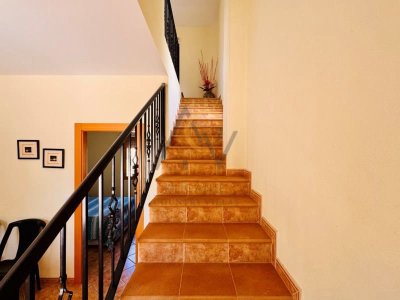 4 soveværelse Villa til salg i Monforte del Cid med swimmingpool - € 330.000 (Ref: 9726755)