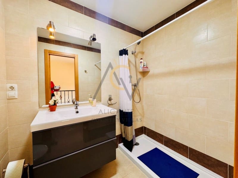 4 soveværelse Villa til salg i Monforte del Cid med swimmingpool - € 330.000 (Ref: 9726755)