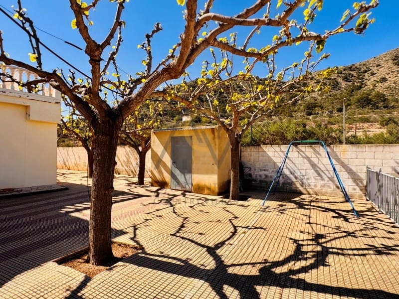 4 soveværelse Villa til salg i Monforte del Cid med swimmingpool - € 330.000 (Ref: 9726755)