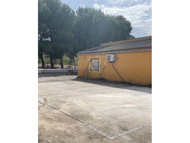 6 makuuhuone Maalaistalo myytävänä paikassa Villena mukana uima-altaan 
autotalli - 299 000 € (Ref: 9784996)