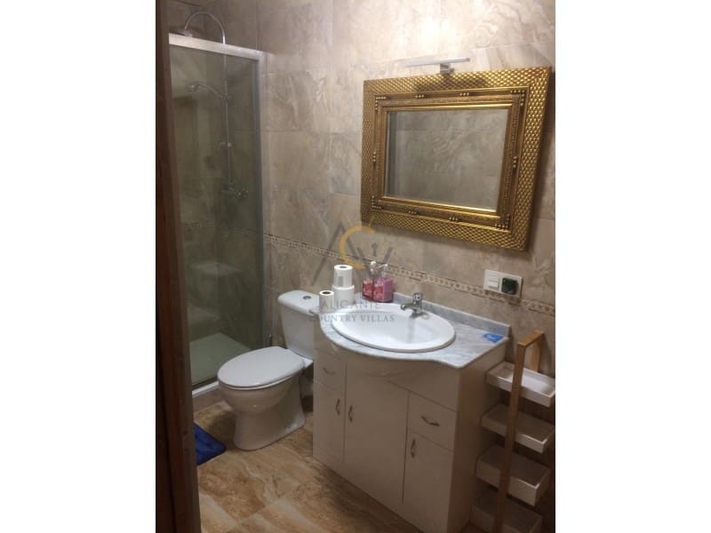 6 makuuhuone Maalaistalo myytävänä paikassa Villena mukana uima-altaan 
autotalli - 299 000 € (Ref: 9784996)