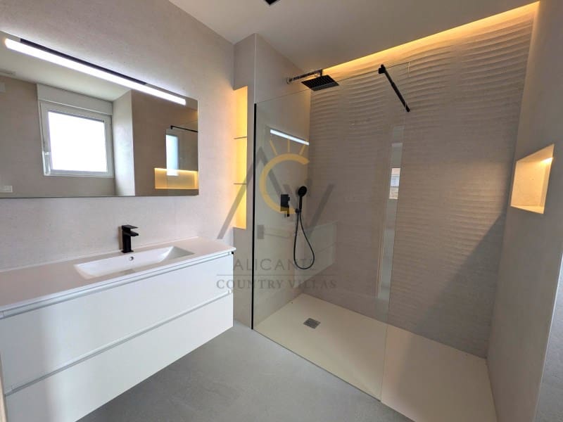 Chalet de 3 habitaciones en Macisvenda en venta con piscina garaje - 439.995 € (Ref: 9788322)