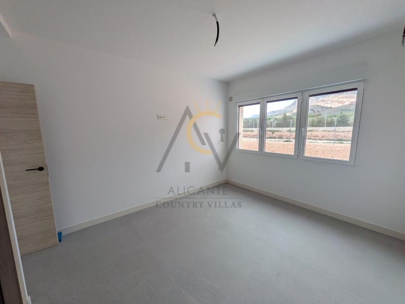 Chalet de 3 habitaciones en Macisvenda en venta con piscina garaje - 439.995 € (Ref: 9788322)