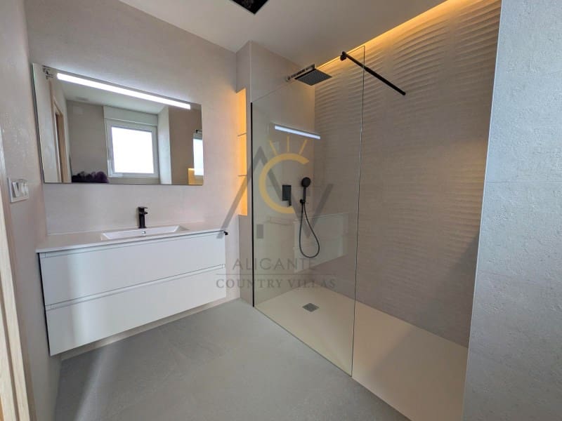 Chalet de 3 habitaciones en Macisvenda en venta con piscina garaje - 439.995 € (Ref: 9788322)