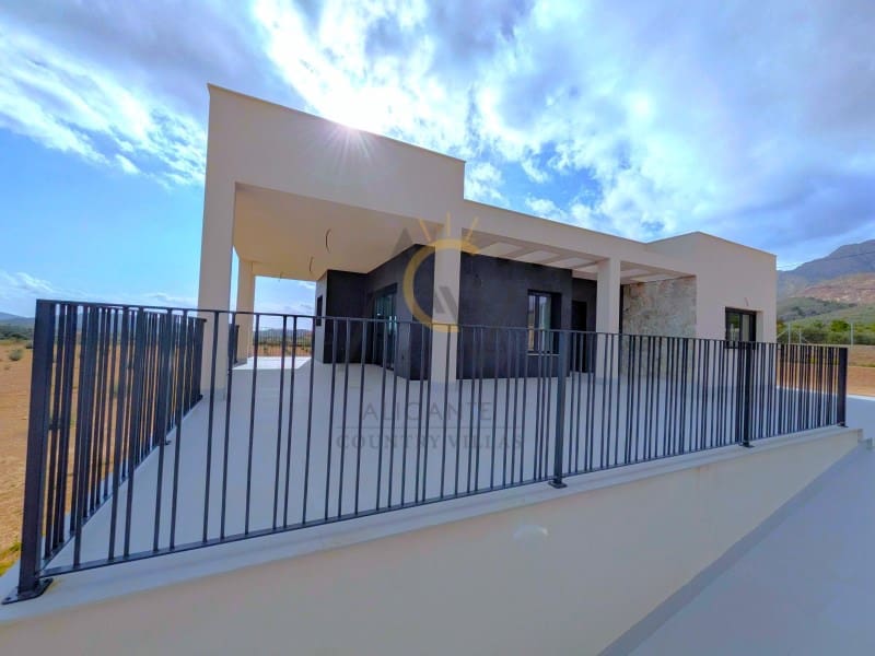 Chalet de 3 habitaciones en Macisvenda en venta con piscina garaje - 439.995 € (Ref: 9788322)