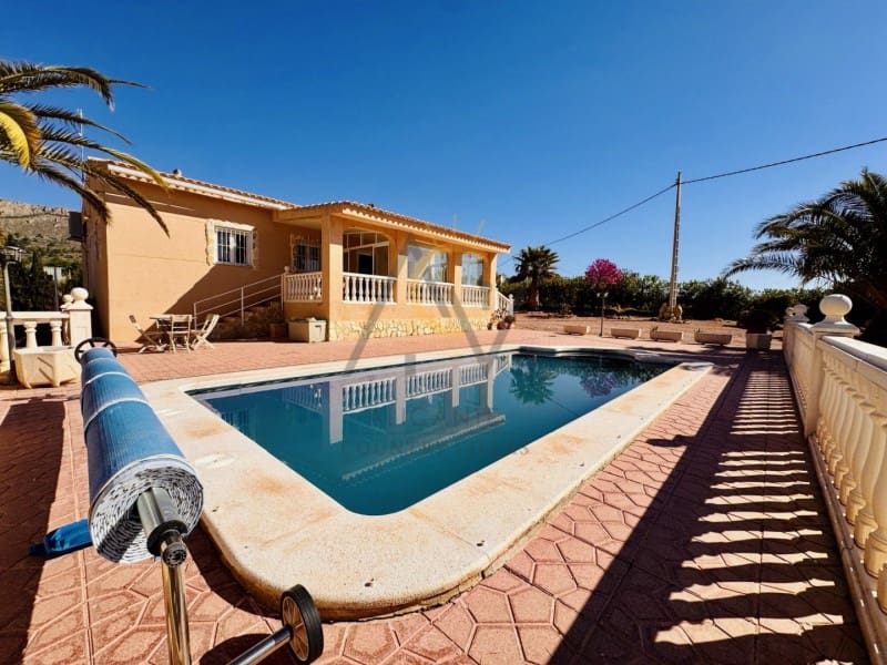 3 chambre Villa/Maison à vendre à La Romana avec piscine - 349 995 € (Ref: 9808085)