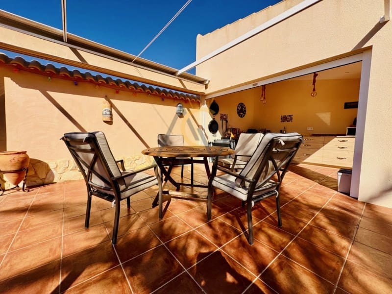 3 chambre Villa/Maison à vendre à La Romana avec piscine - 349 995 € (Ref: 9808085)