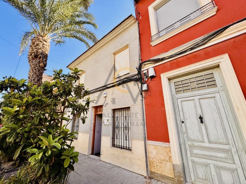 5 sovrum Hus till salu i La Romana - 105 000 € (Ref: 9808087)