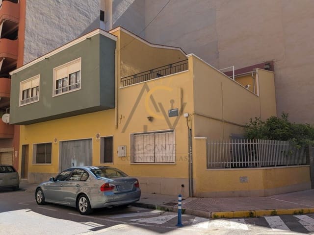 5 slaapkamer Huis te koop in Monóvar / Monóver met garage - € 243.500 (Ref: 9892471)
