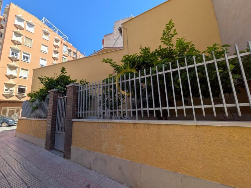 5 slaapkamer Huis te koop in Monovar / Monover met garage - € 243.500 (Ref: 9892471)