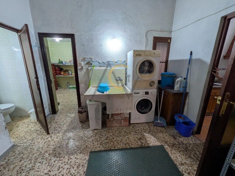 5 slaapkamer Huis te koop in Monovar / Monover met garage - € 243.500 (Ref: 9892471)