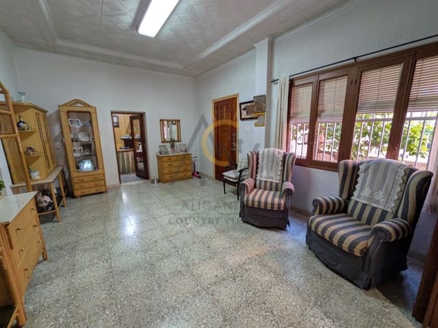 5 slaapkamer Huis te koop in Monóvar / Monóver met garage - € 243.500 (Ref: 9892471)