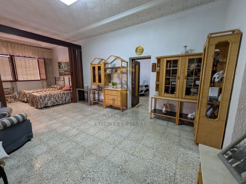 5 slaapkamer Huis te koop in Monovar / Monover met garage - € 243.500 (Ref: 9892471)