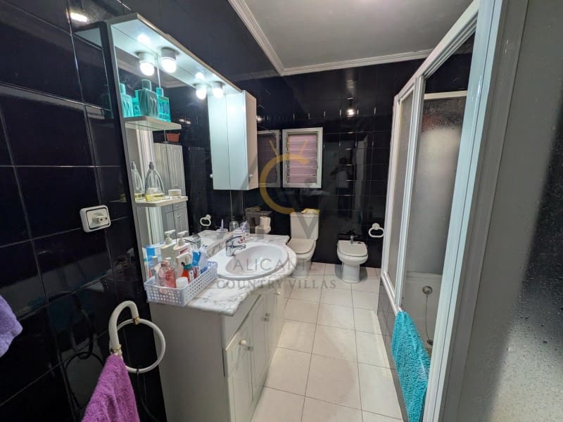 5 slaapkamer Huis te koop in Monovar / Monover met garage - € 243.500 (Ref: 9892471)