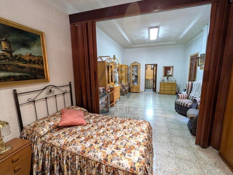 5 slaapkamer Huis te koop in Monovar / Monover met garage - € 243.500 (Ref: 9892471)